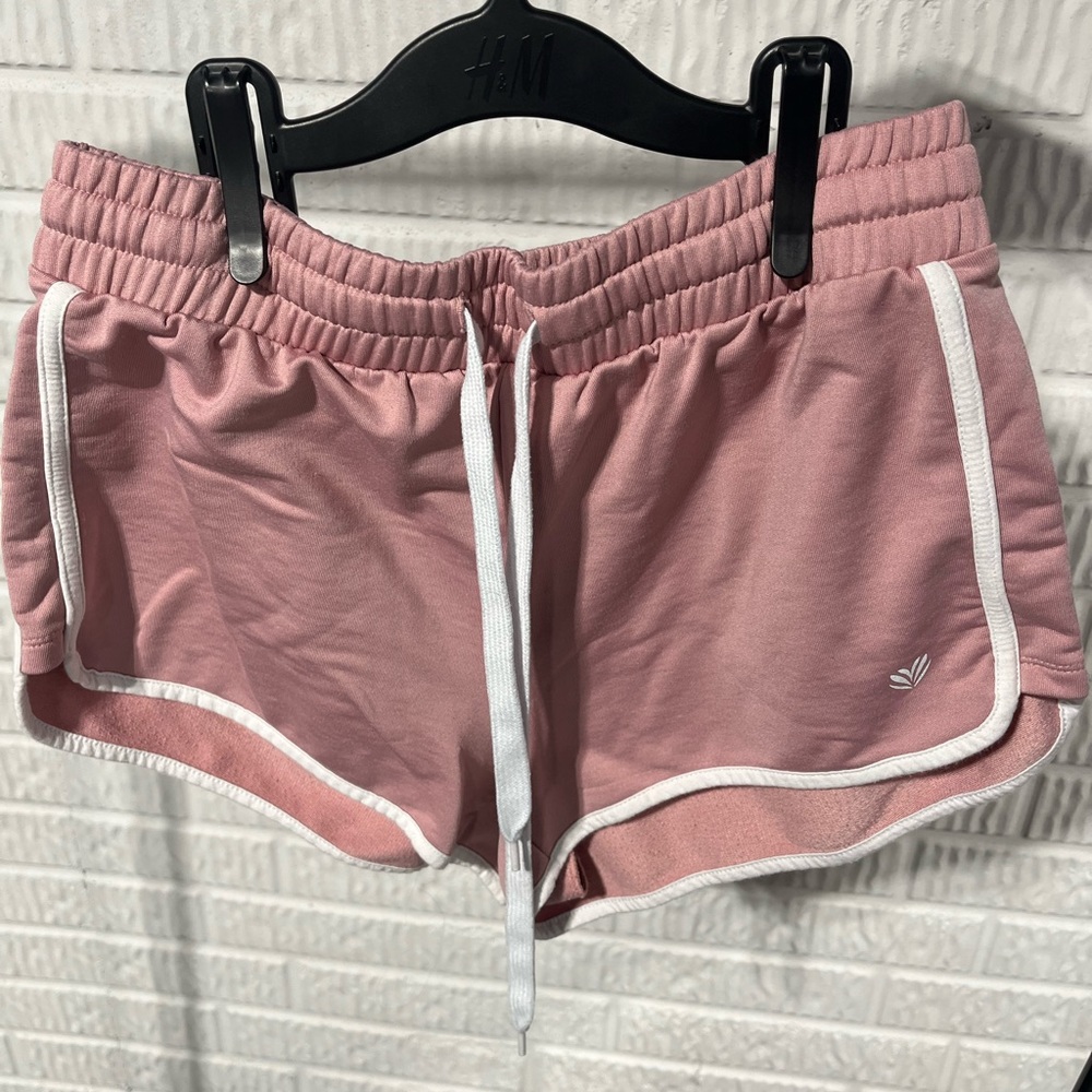 Forever 21 Short 2”